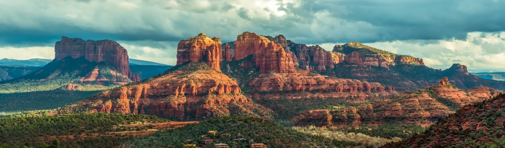after enjoying beautiful views like this in Sedona, take the time to daytrip from Sedona to the Grand Canyon for even more jawdropping views